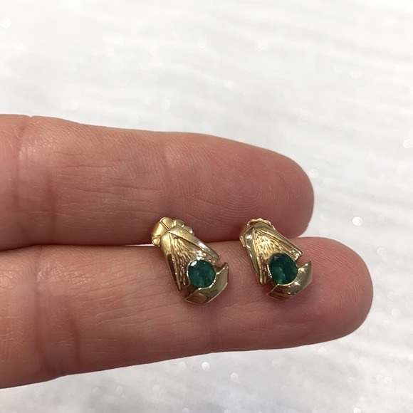 Real Emerald stones and 18k Solid Gold Eirings - Picture 12 of 16